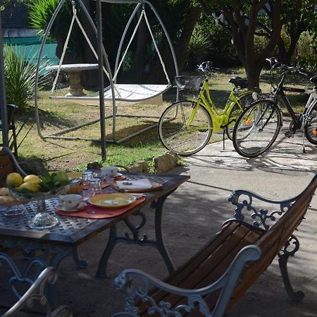 Calicantus Bed And Breakfast อัลเบงกา ภายนอก รูปภาพ