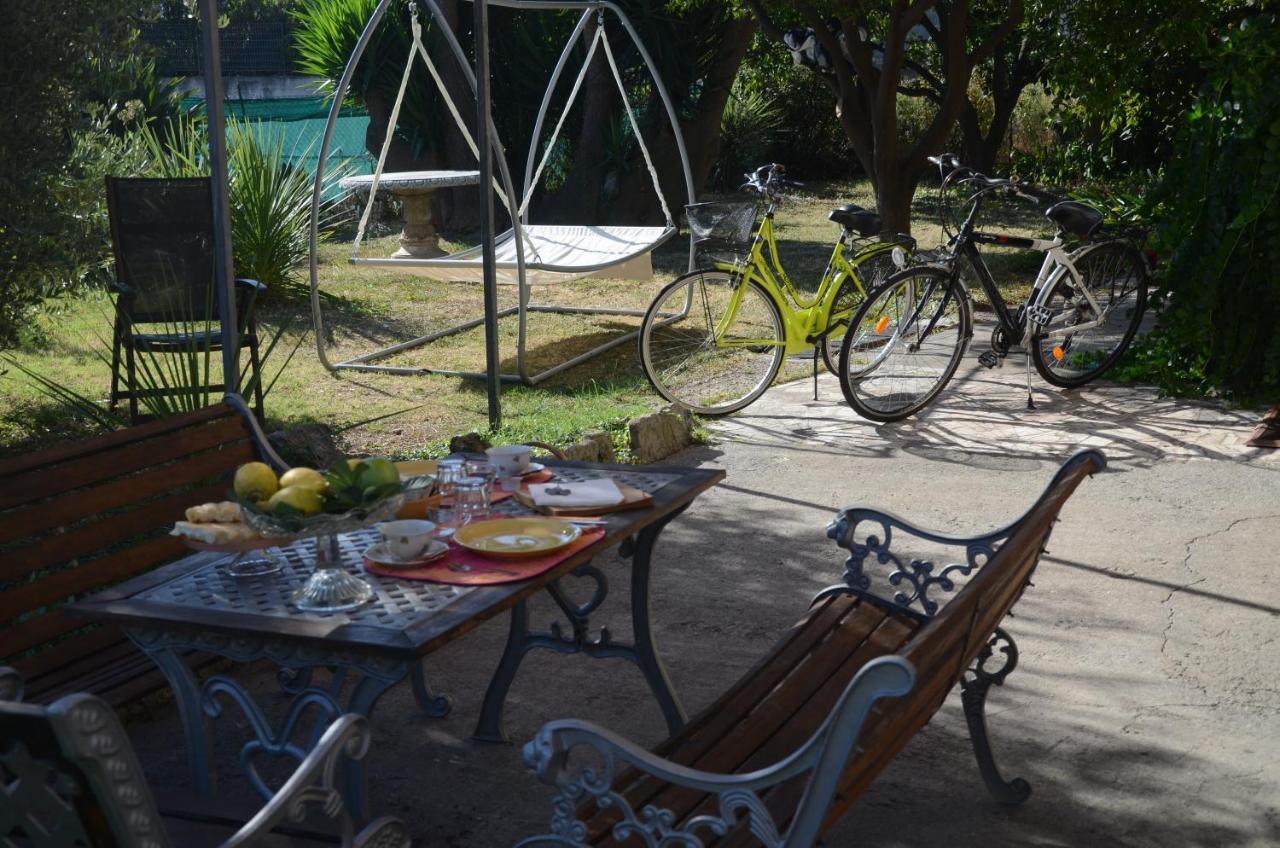 Calicantus Bed And Breakfast อัลเบงกา ภายนอก รูปภาพ